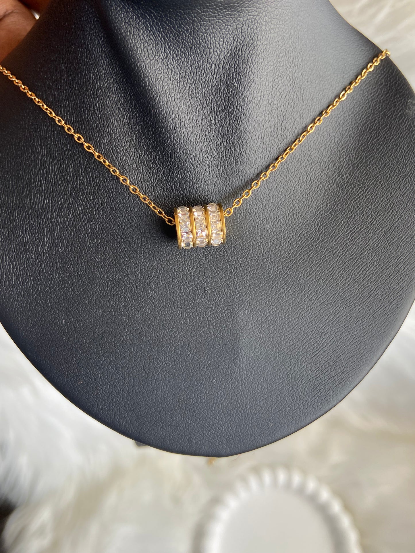 Collier breloque strass