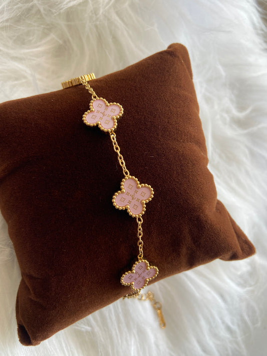 Bracelet van cleef Rose clair à strass Louis V.