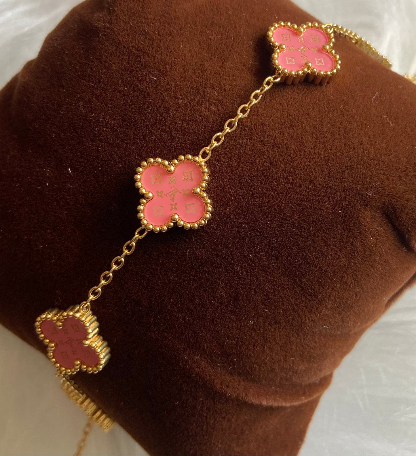Van cleef Rose foncé x strass Lv dorée