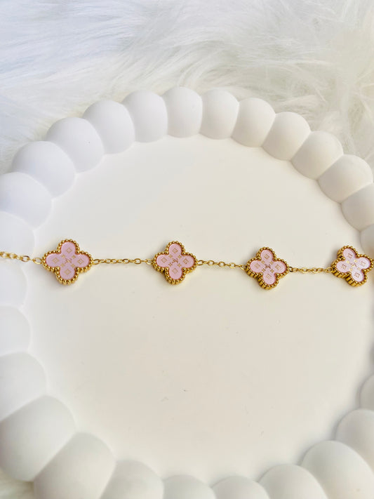 Bracelet van cleef Rose clair à strass Louis V.