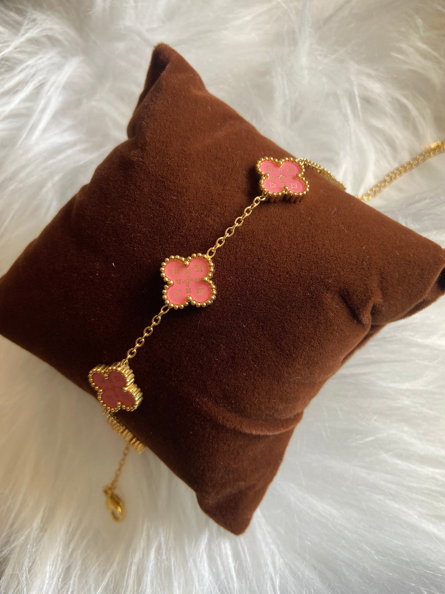 Van cleef Rose foncé x strass Lv dorée